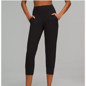 Like New Align Cropped Joggers